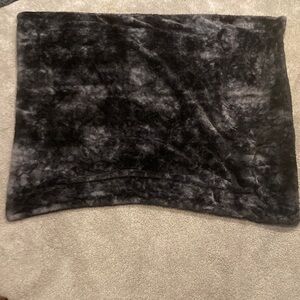 Plush Black and Gray Blanket